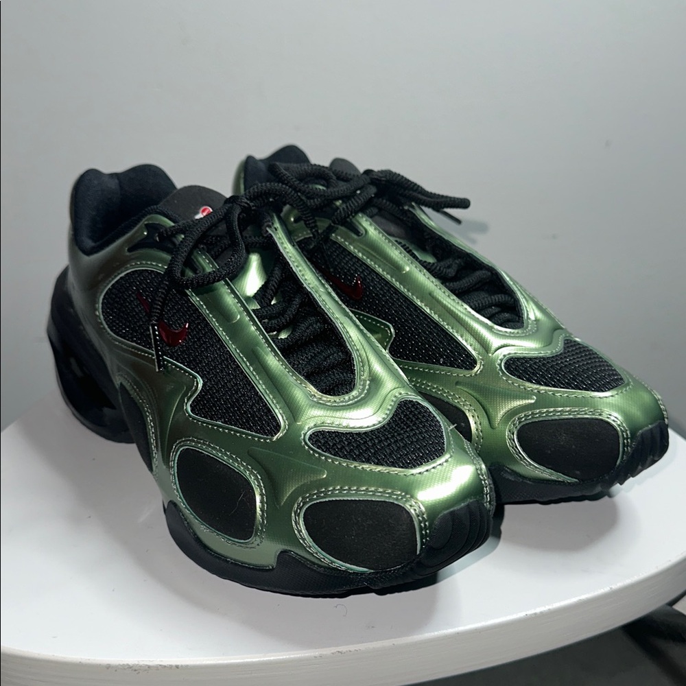 Women’s Nike Air Max Muse Metallic Oil Green - Picture 4 of 8
